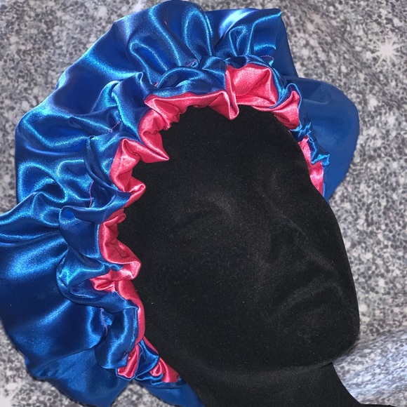 Reversible Bonnets - Picture 2 of 8